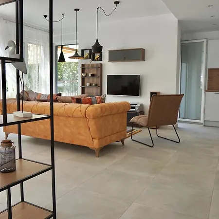 Borna B20 Villa Trogir